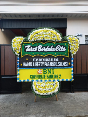 Papan Bunga Duka di Woloan Satu