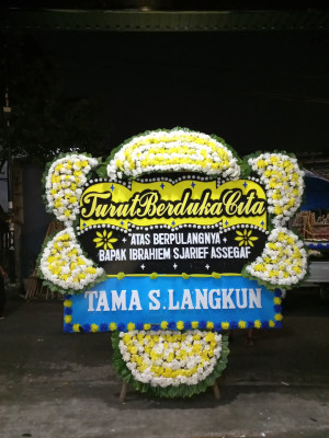 Papan Bunga Duka di Woloan Satu